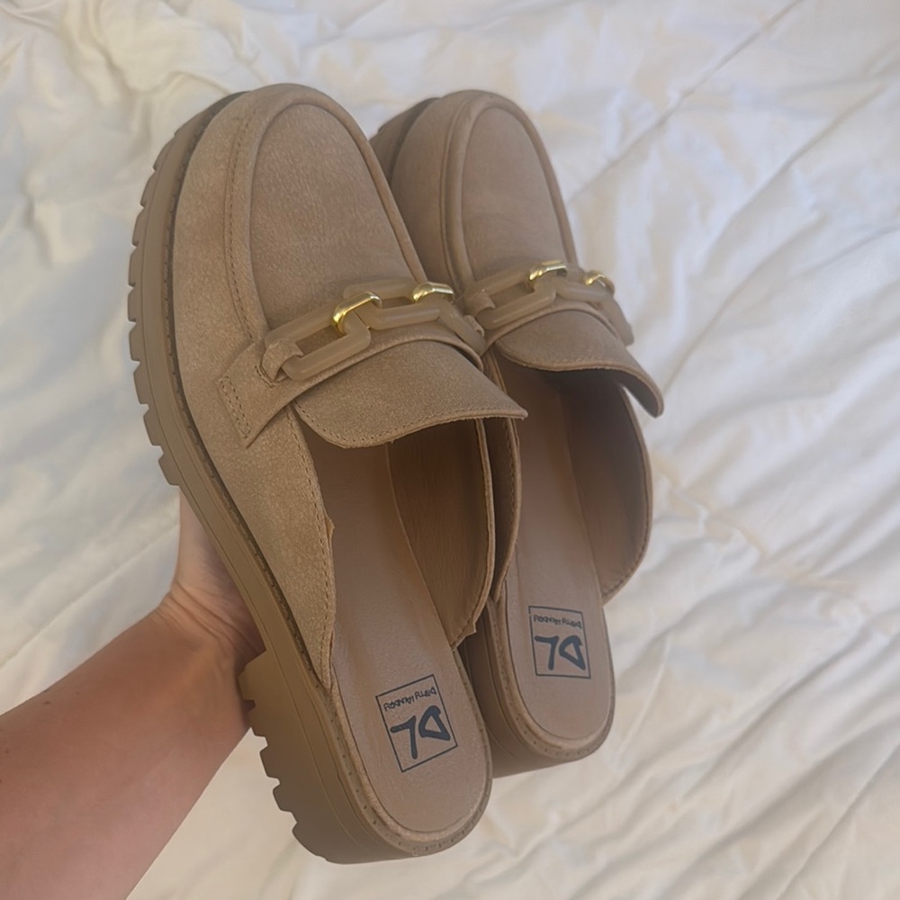 Dirty laundry mule